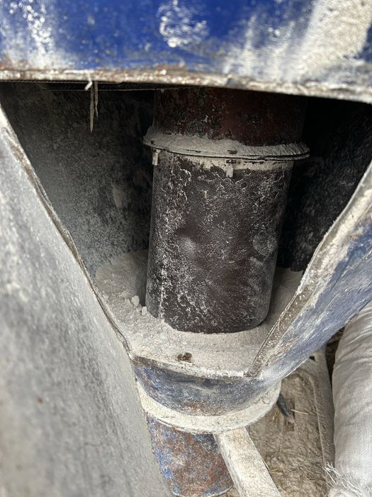 Продам кормозмішувач