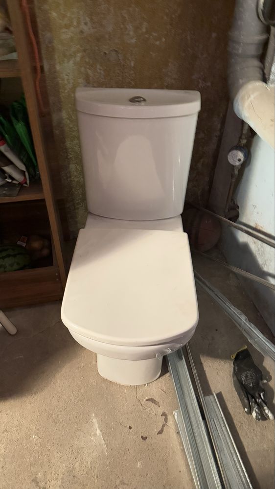 Toaleta WC kibel z umywalka