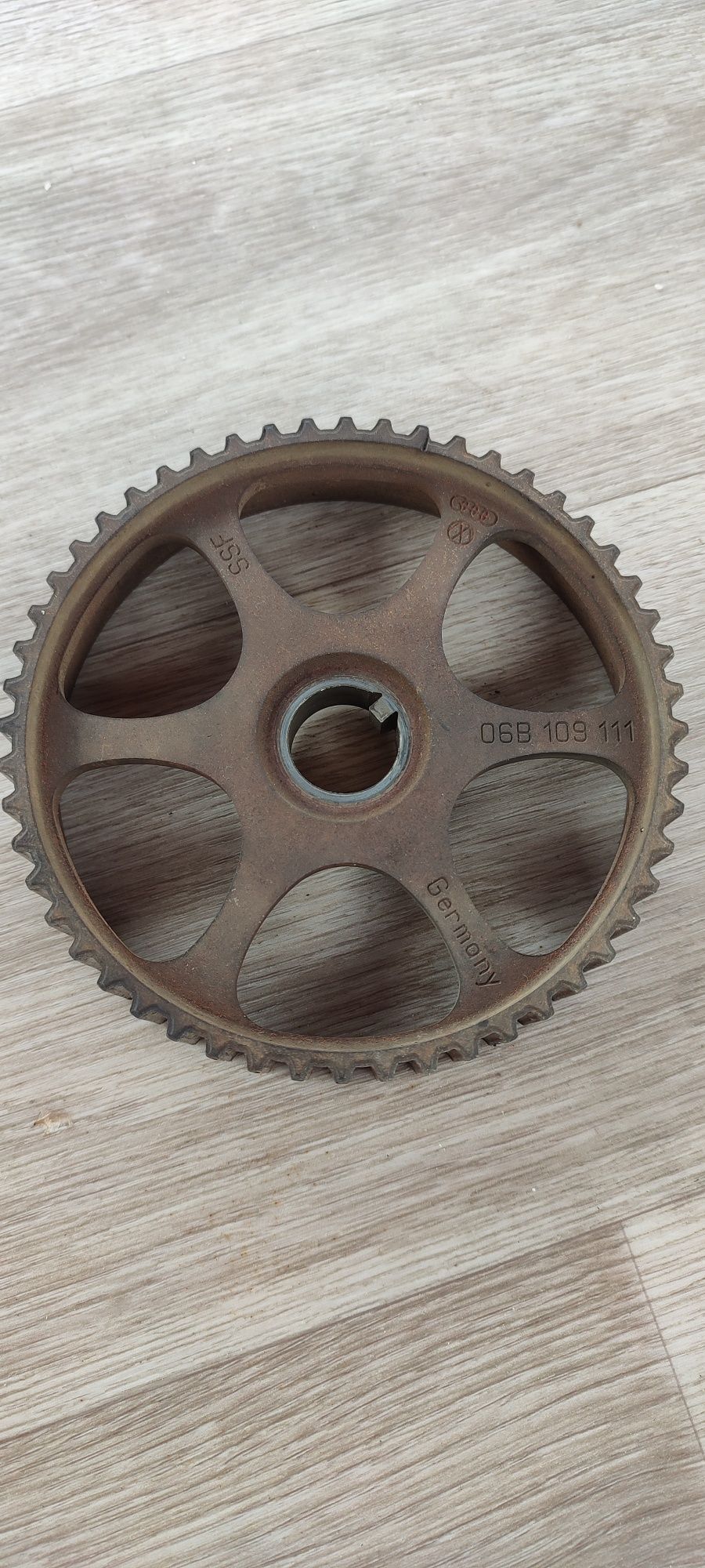 Продам шестерня шкив распредвала на 1.8t 06B109111 AGU, ARX, AUM, AU