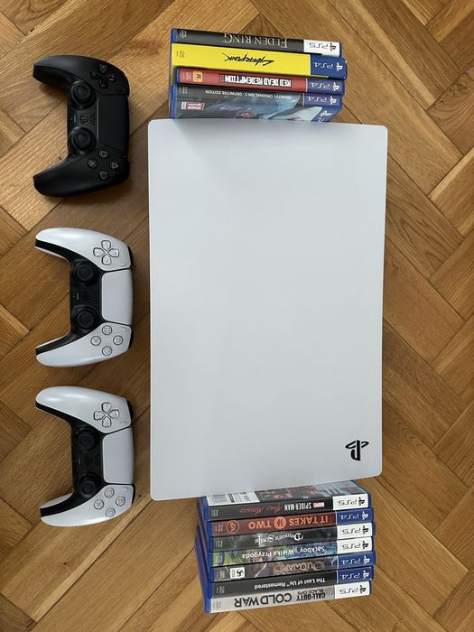 Konsola PS5 z napędem, 3 pady + gry