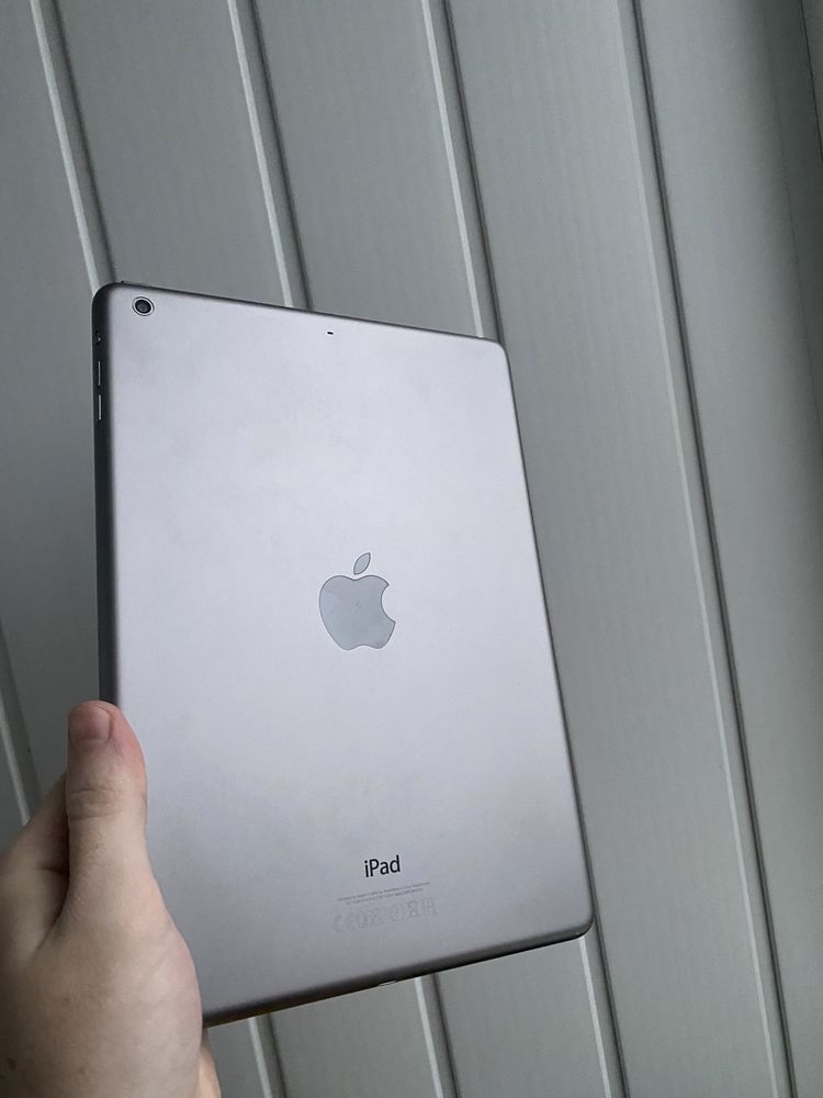 Планшет Apple iPad Air