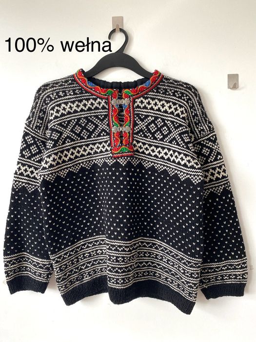 Wełniany sweter folk norweskie wzory lopapeysa