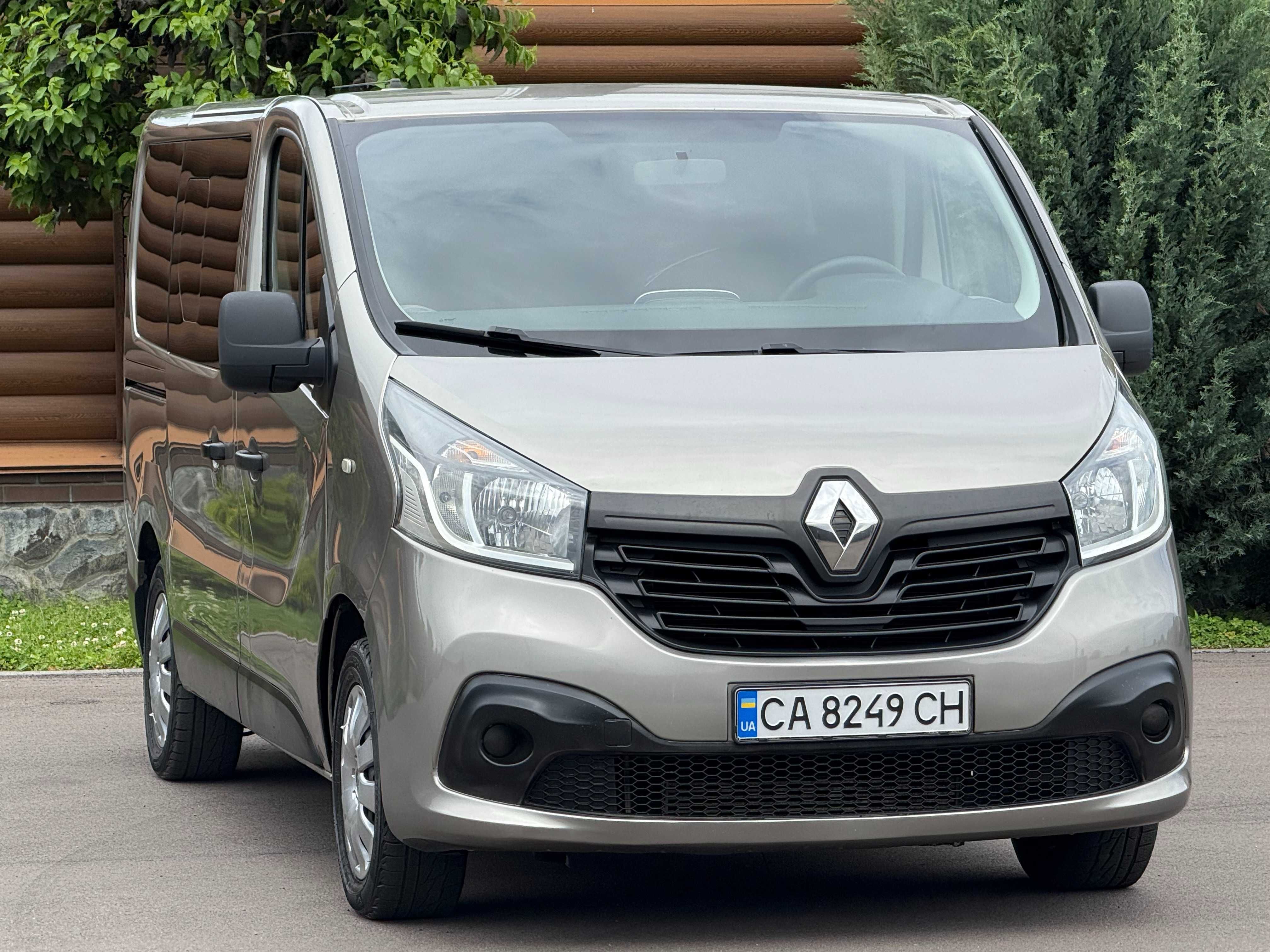 Renault Trafic  2015 Оригінальний пасажир