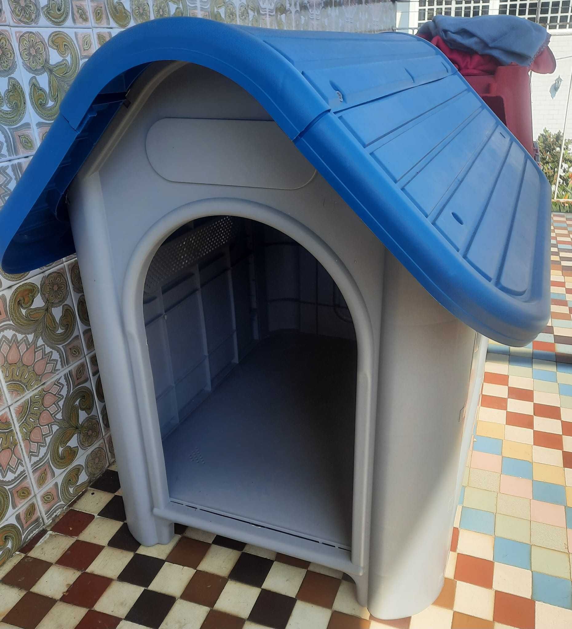 Casota (Casinha, Casa) de Cão - Area Externa - Durável (COMO NOVA)