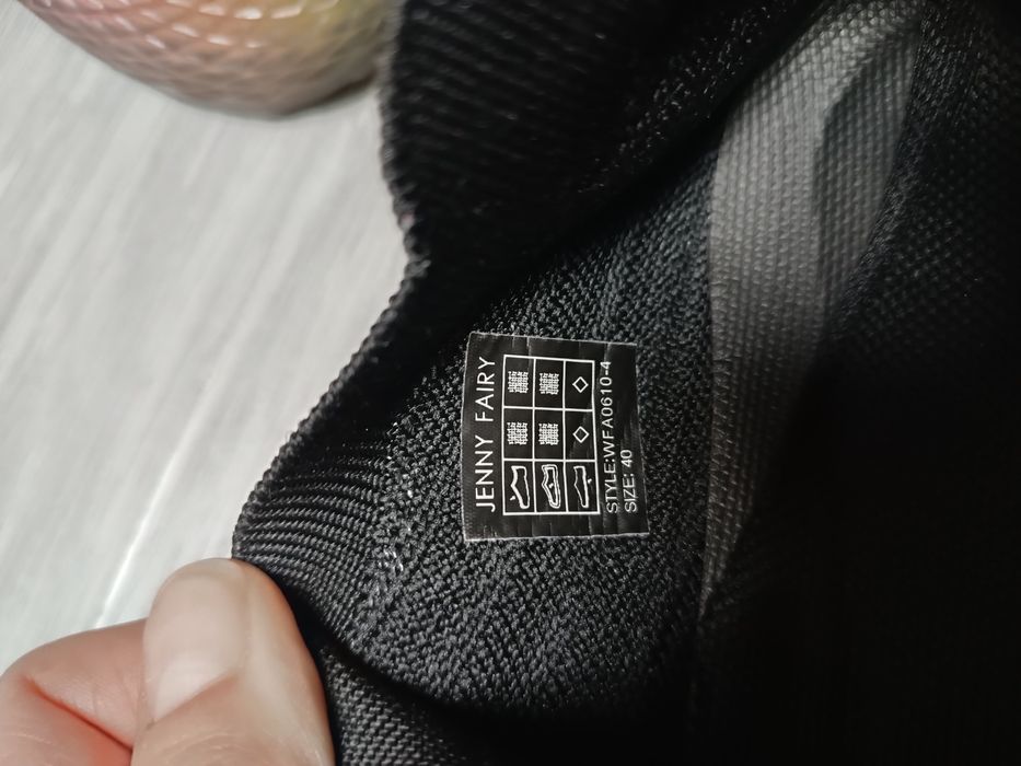 Adidasy sportowa wsuwane czarne sneakersy obuwie sportowe 39-40 nuty