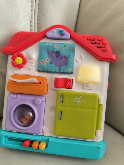 Іграшка . Для малечі .