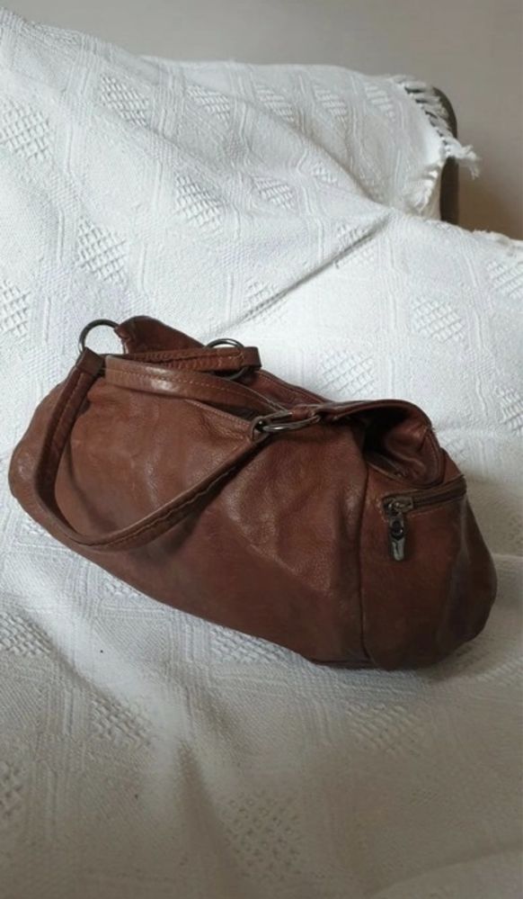 Torba skórzana na krótkich paskach