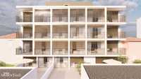 Apartamento T2 recuado com 30m2 de terraço, em Leça da Palmeira/Matosi