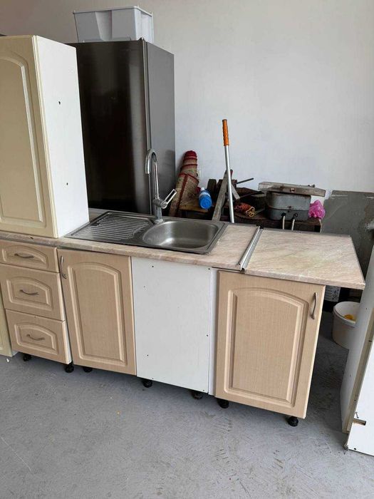 Кухня (мебель) .