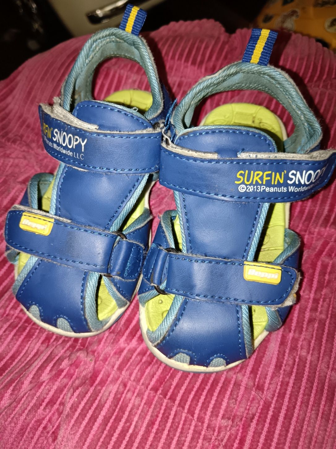 Chinelos e sandalias