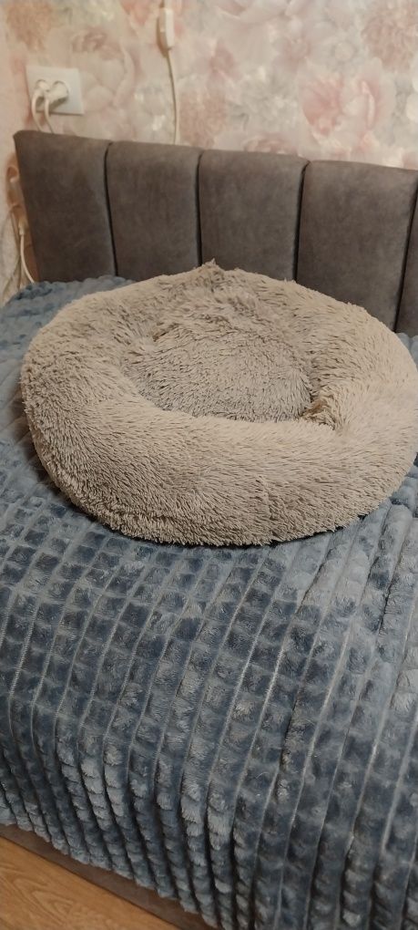 Кроватка для кошек и собак.