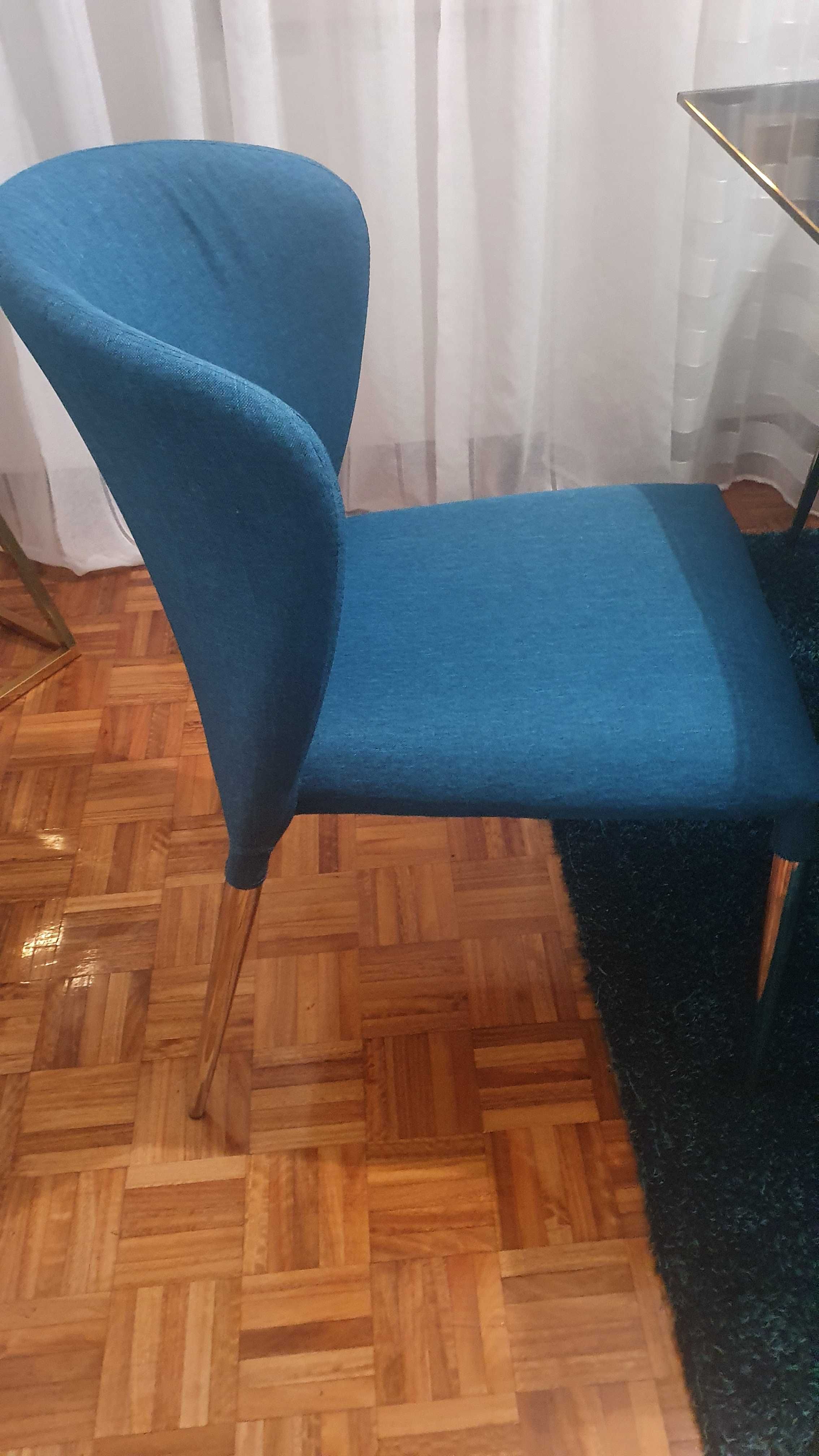 Mesa e cadeiras em Queluz