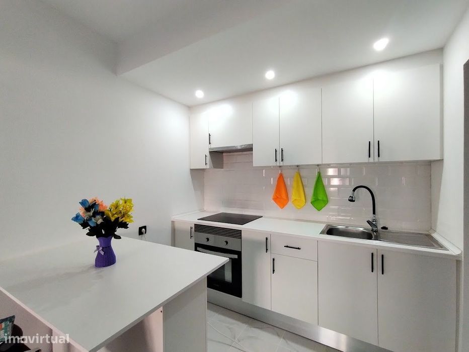 Apartamento com dois quartos/ São Martinho do Porto / Alcobaça