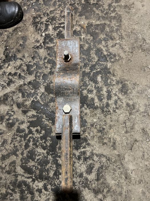 Хомут металічний