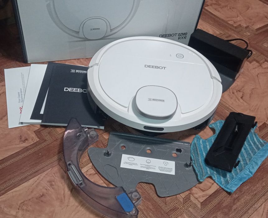 Продам робот пилосос Deebot Ozmo 900