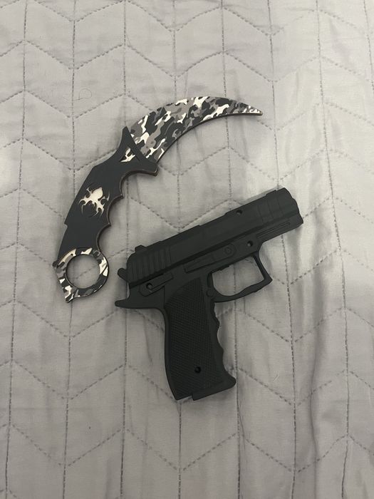 Zabawkowy Karambit + Pistolet