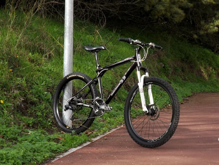 Bicicleta BTT XC GT Avalanche 3.0 - Tamanho M - Roda 26"