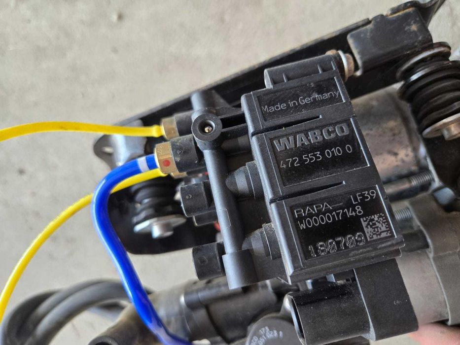 KOMPRESOR sprężarka zawieszenia pneumatycznego BMW G31 G30 G32