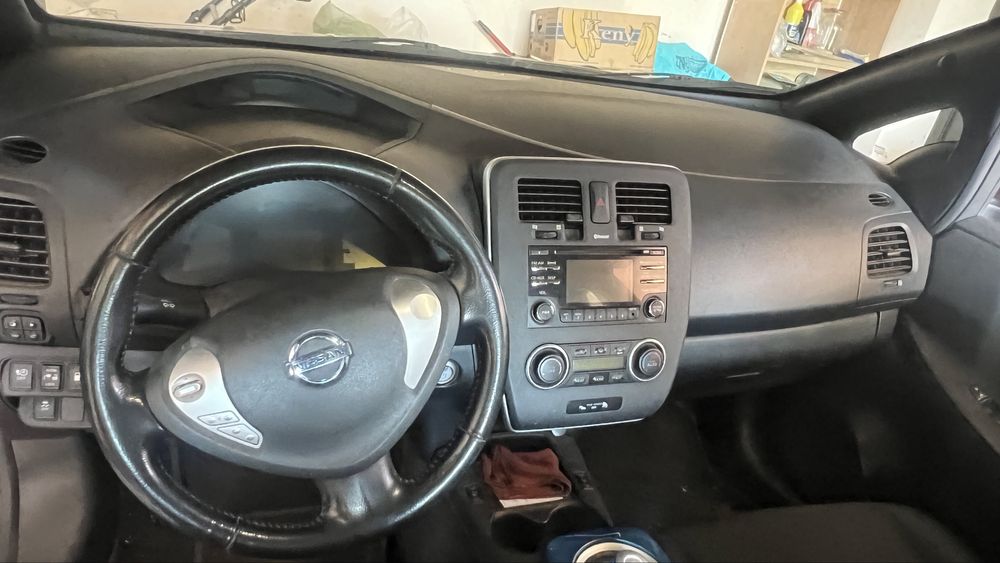 Продам Nissan leaf