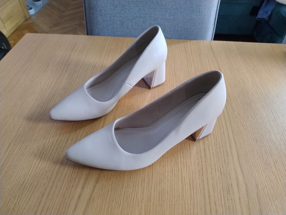 Buty na obcasie 37