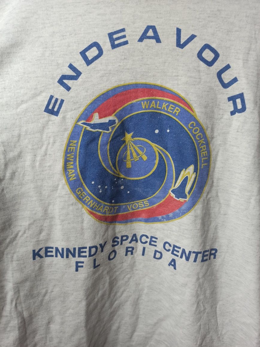 90s Vintage Endeavour Kennedy Space Center Florida Rare distressed t-s