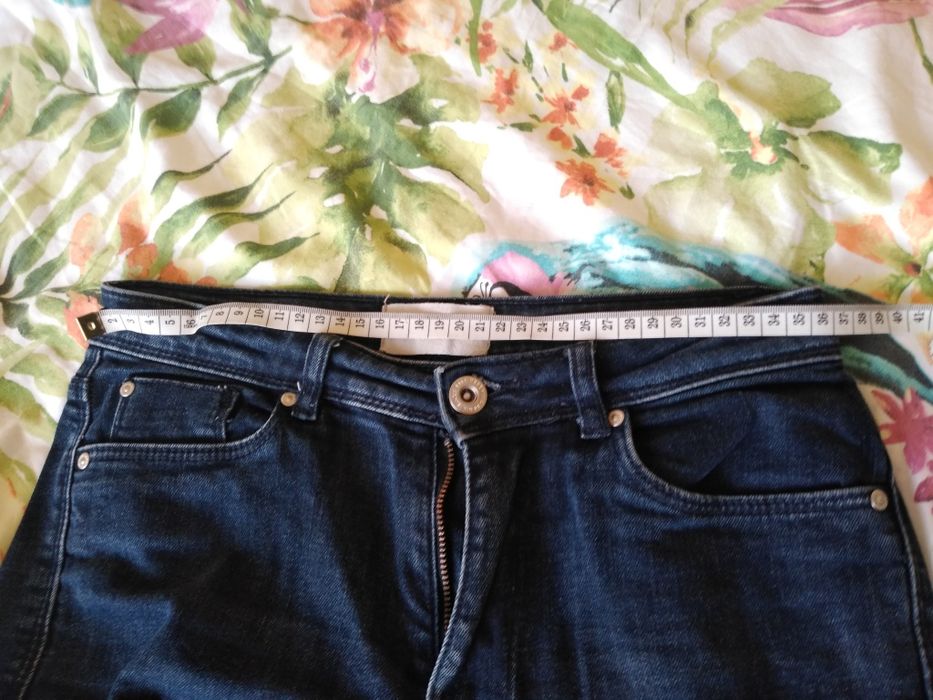 Sprzedam jeansy Reserved 36