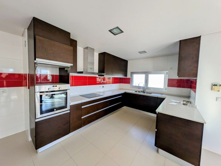 Cozinha completa, com pedra  Silestone