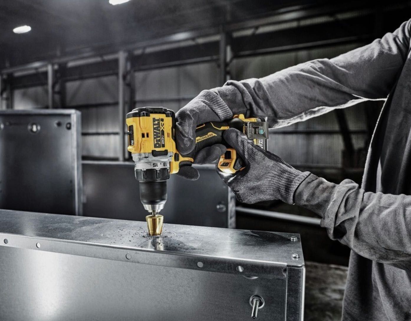 Акумуляторний безщітковий шуруповерт DEWALT DCD800B 20V MAX