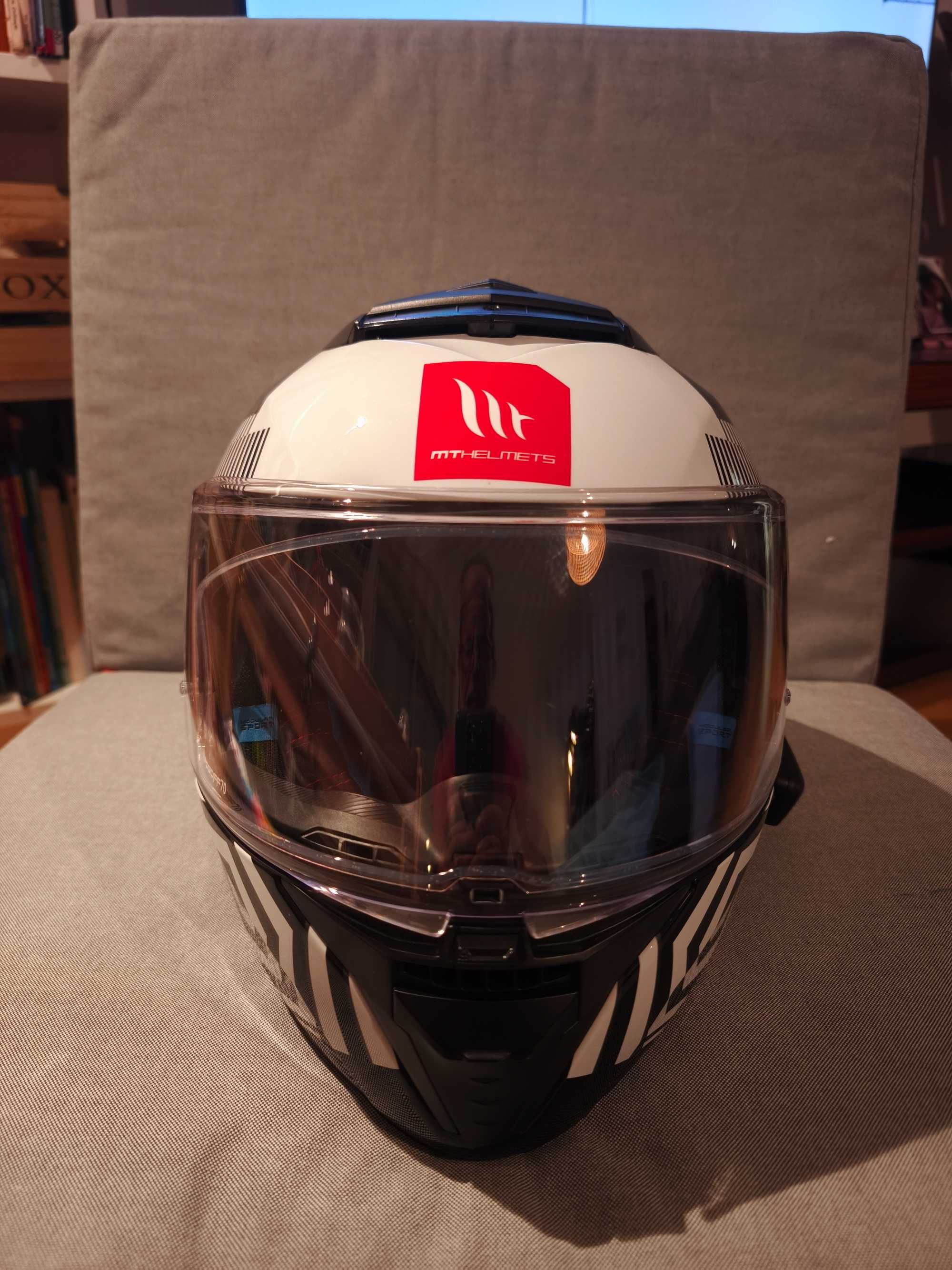 Capacete modelar MT atom 2 stranger, tamanho L, com 1 semana de uso