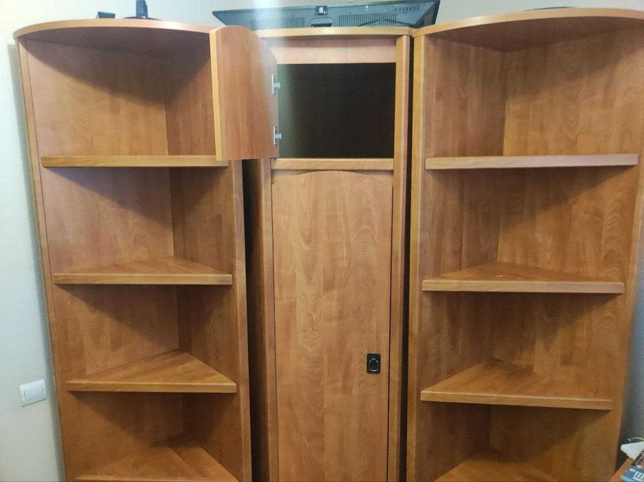 Продам шкаф в гарному стані