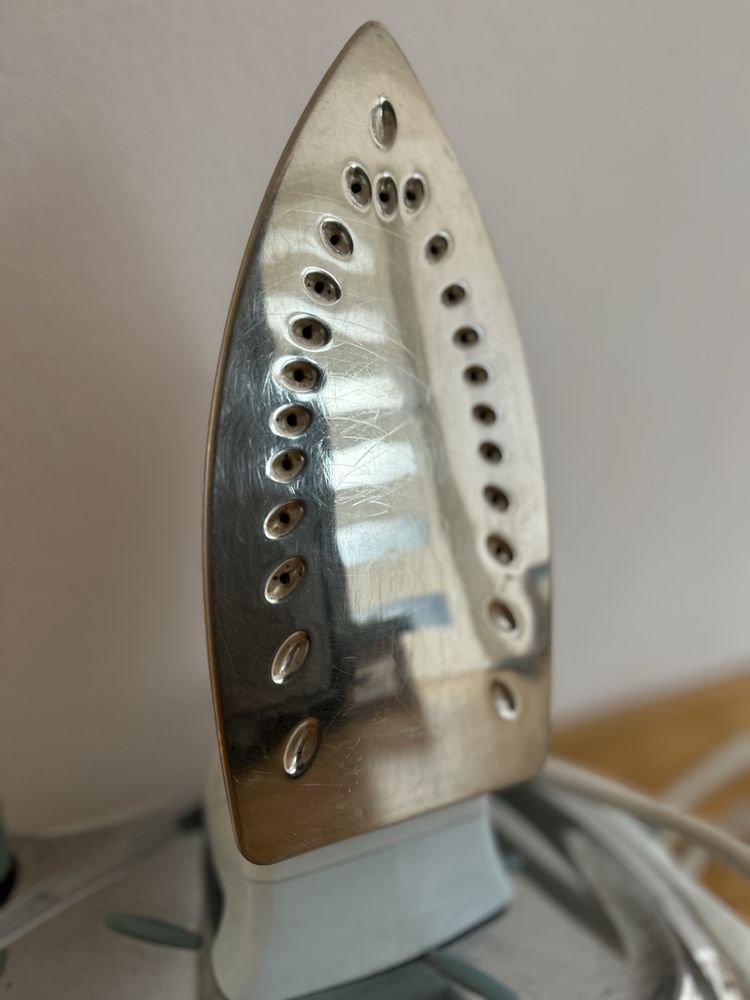 Żelazko z podstawą parową Philips GC 6320