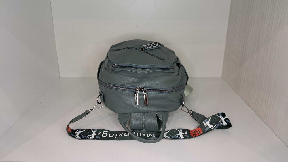 Женский рюкзак-сумка из экокожи.