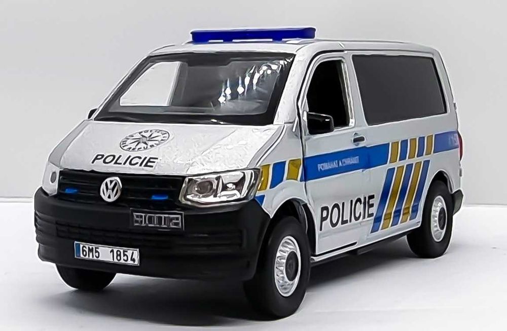 Model 1:43 Welly Volkswagen Transporter T6 Policie Czechy konwersja