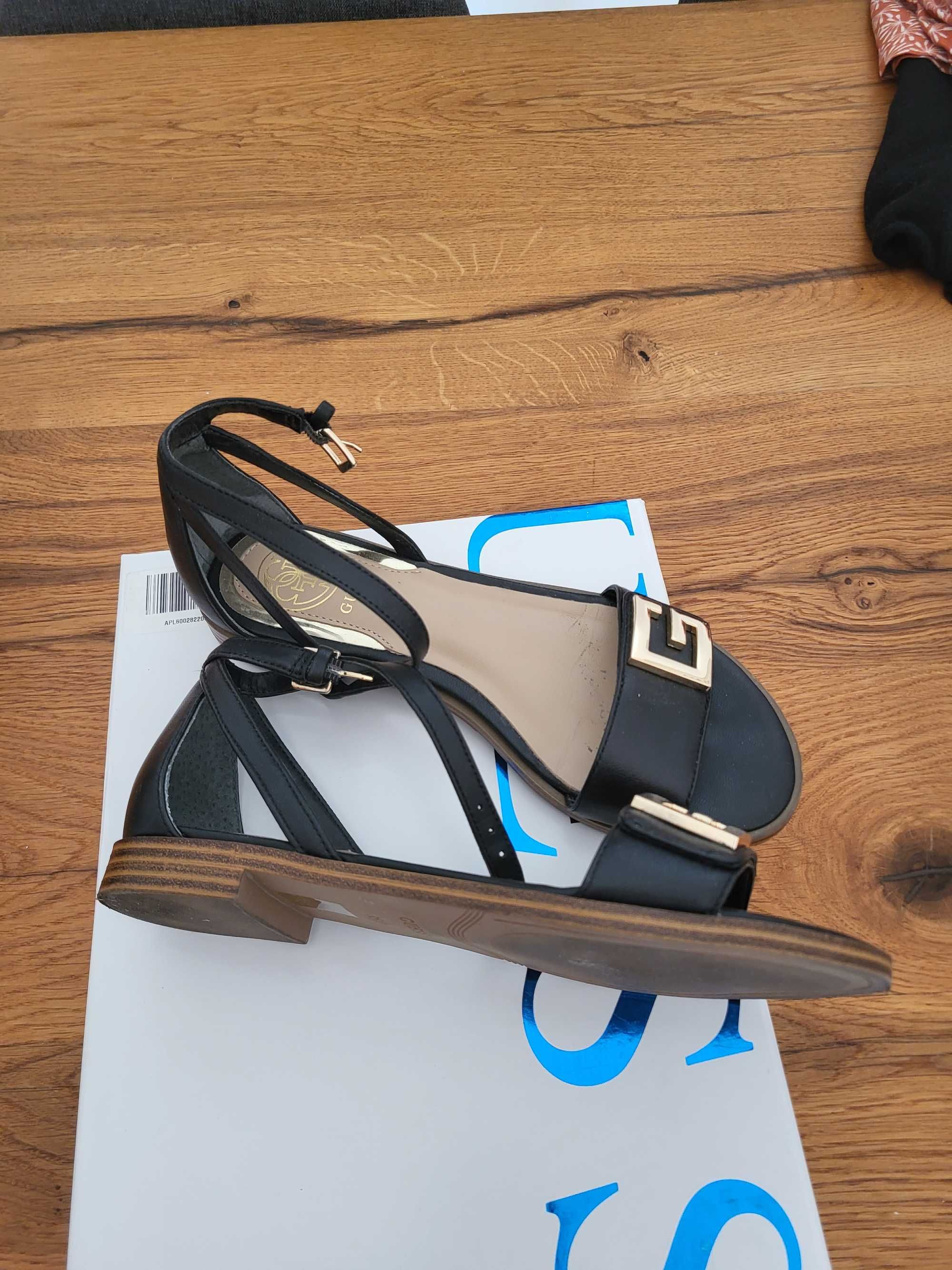 Sandały guess r 35