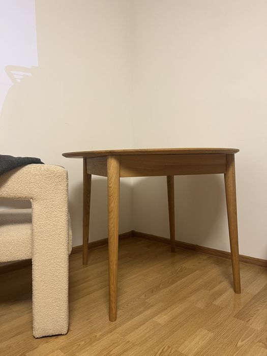 Dębowy stół 100 cm – klasyczny, rozkładany