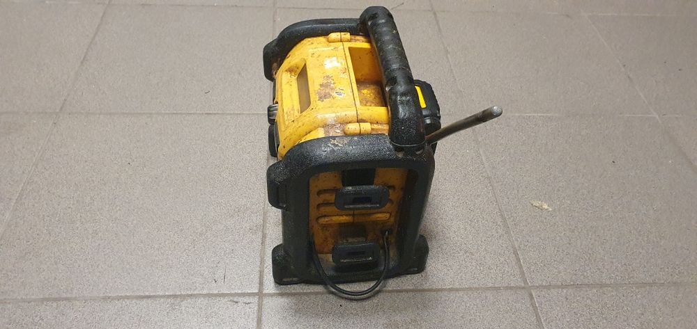 Radio Dewalt 18v DCR020