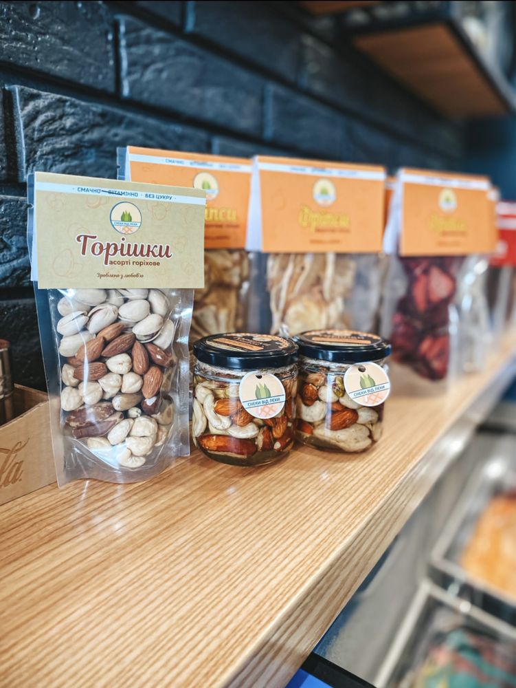 Пастила, фріпси, горішки, джерки, арахісова паста, йогуртові цукерки