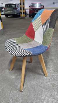 Krzesło tapicerowane patchwork.