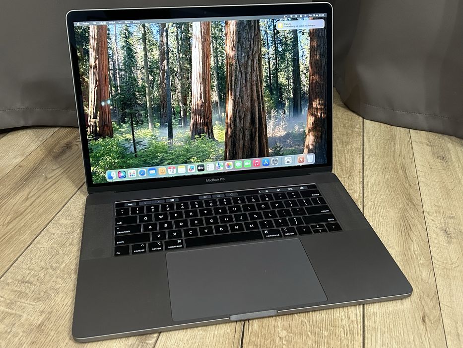 Macbook Pro 15 cali 2.2 i7 16 256 GB A1990 Space Gray
