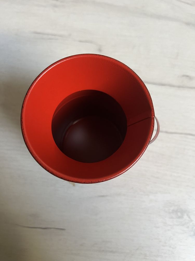 Wazon na kwiaty sztuczne i cięte