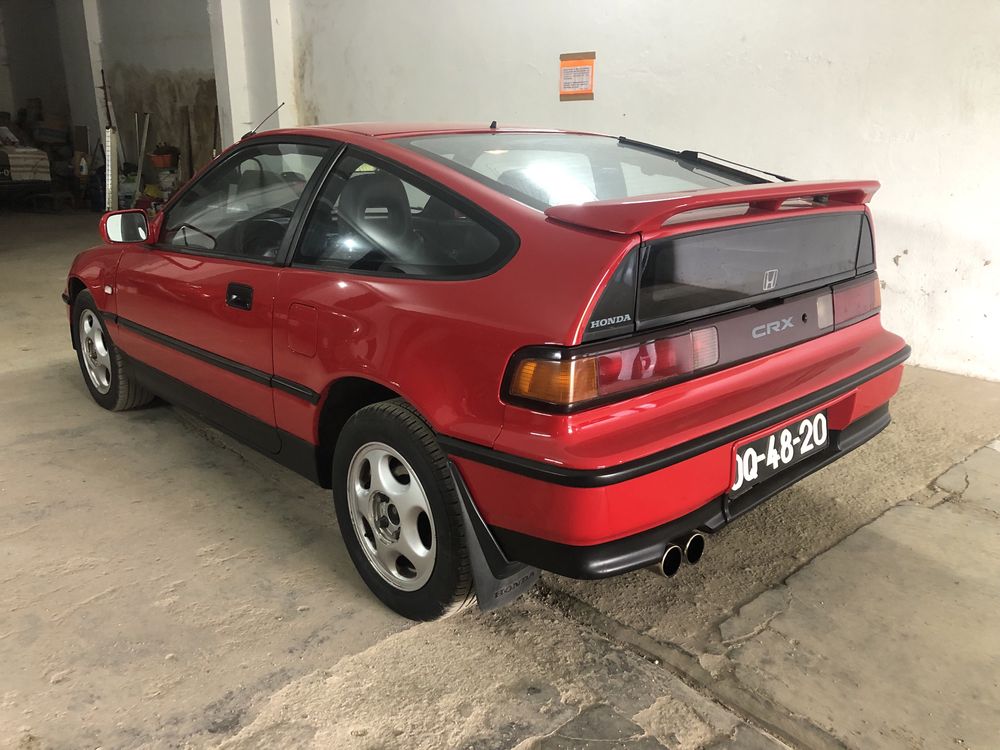 Honda CRX 16i16 em excelente estado