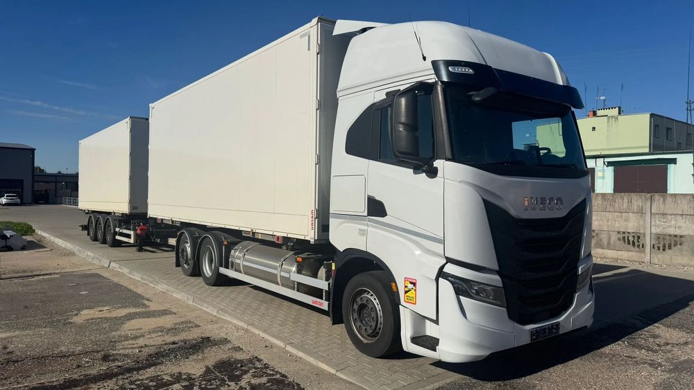 Iveco S-WAY 2LNG  IVECO S-WAY2LNG6x2BDF+przyczepa 3-os WESOB+2xBDFWSK 782–zestaw 38Pal