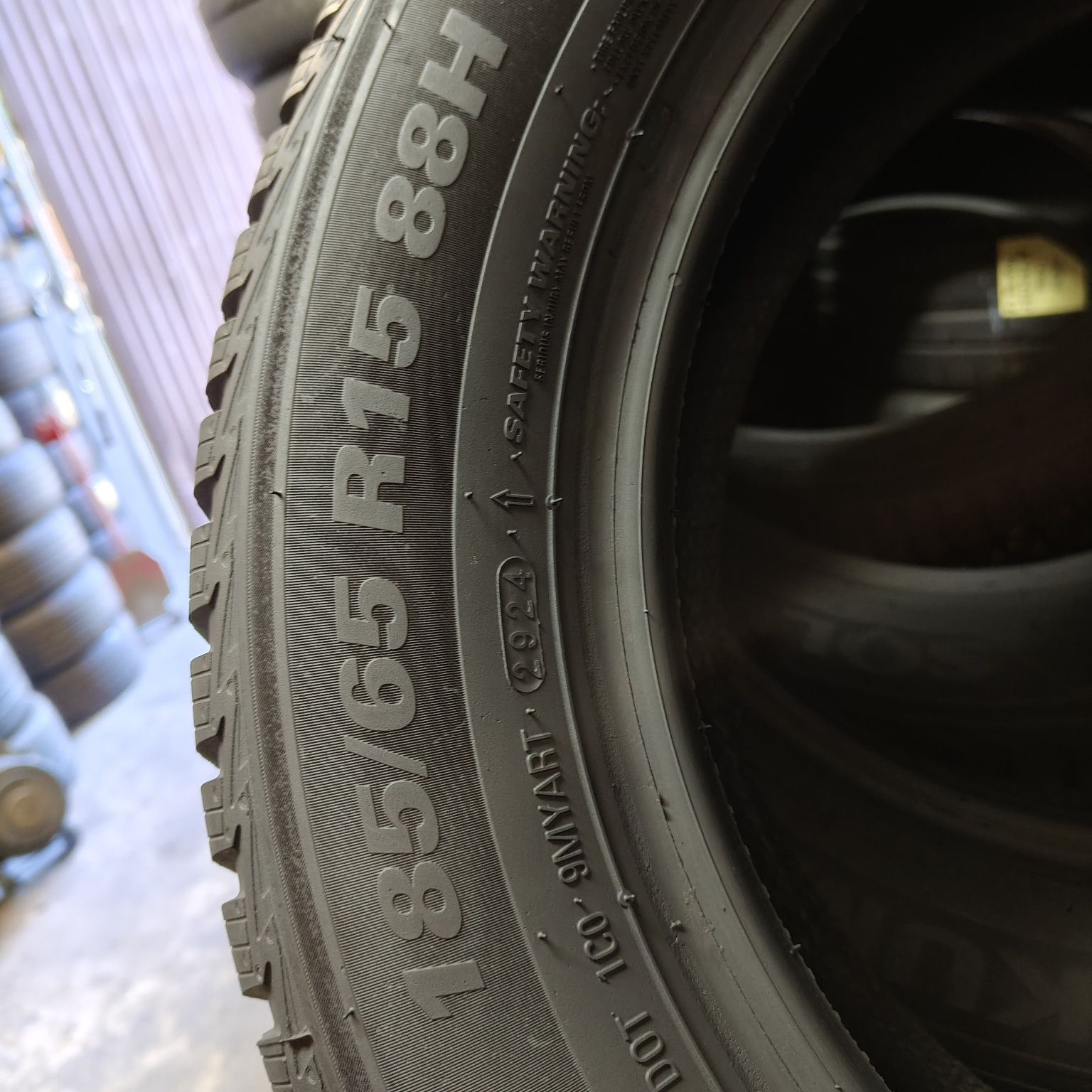 185/65/15 Sprzedam komplet opon całorocznych Kumho
