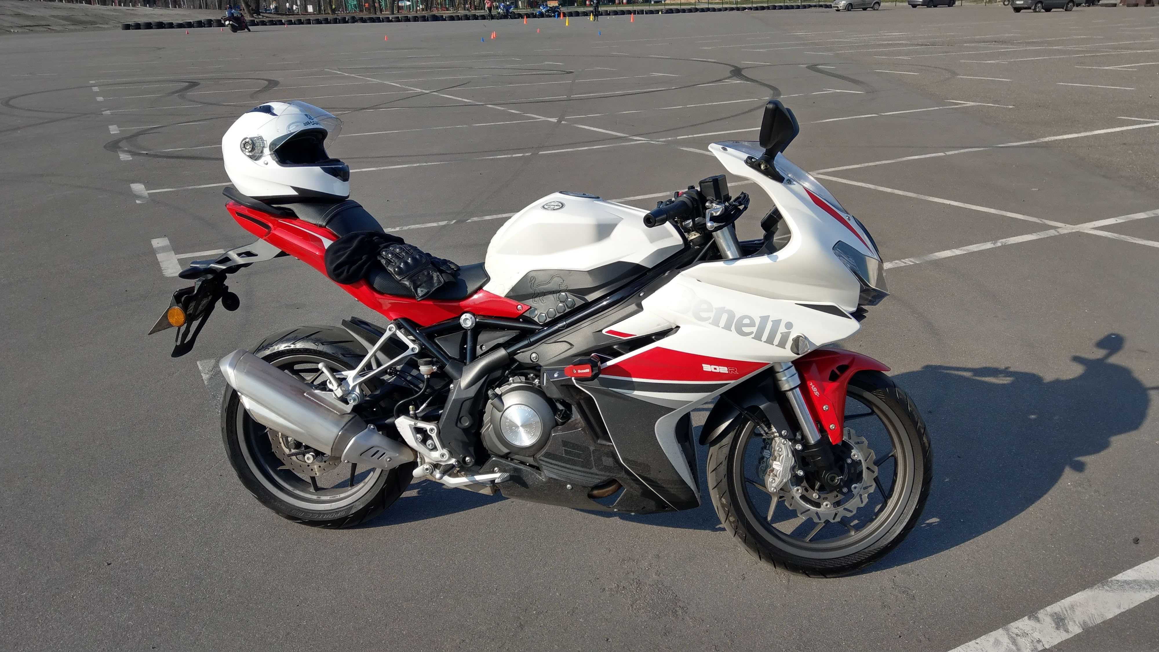 Продам мотоцикл Benelli 302R ABS