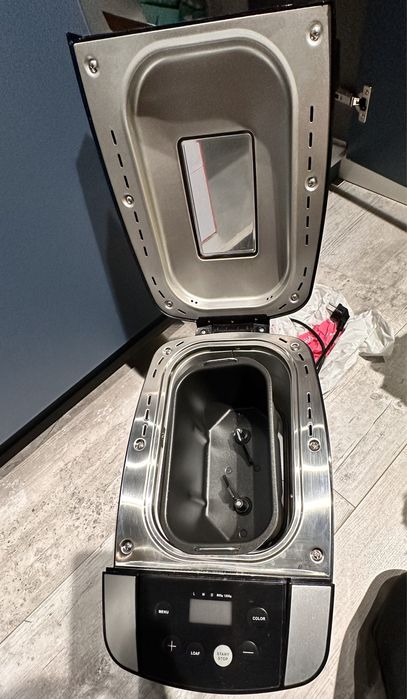 Продам Хлебопечь Gorenje BM1210BK