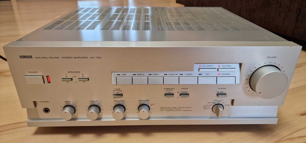 Yamaha AX-700 wzmacniacz