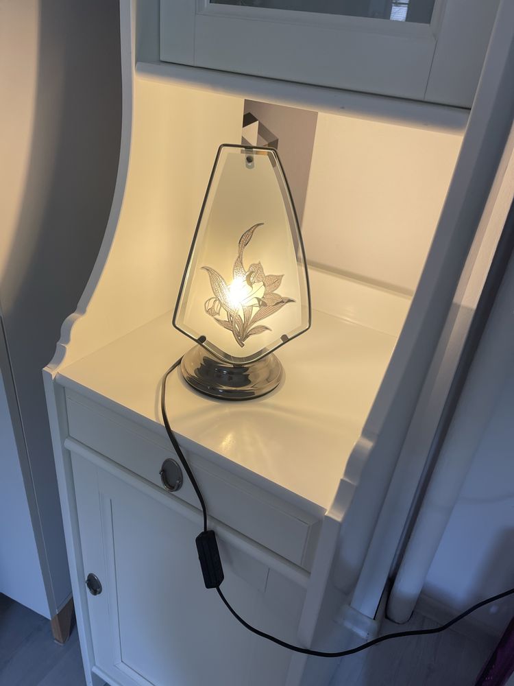 Lampka nocna stojaca