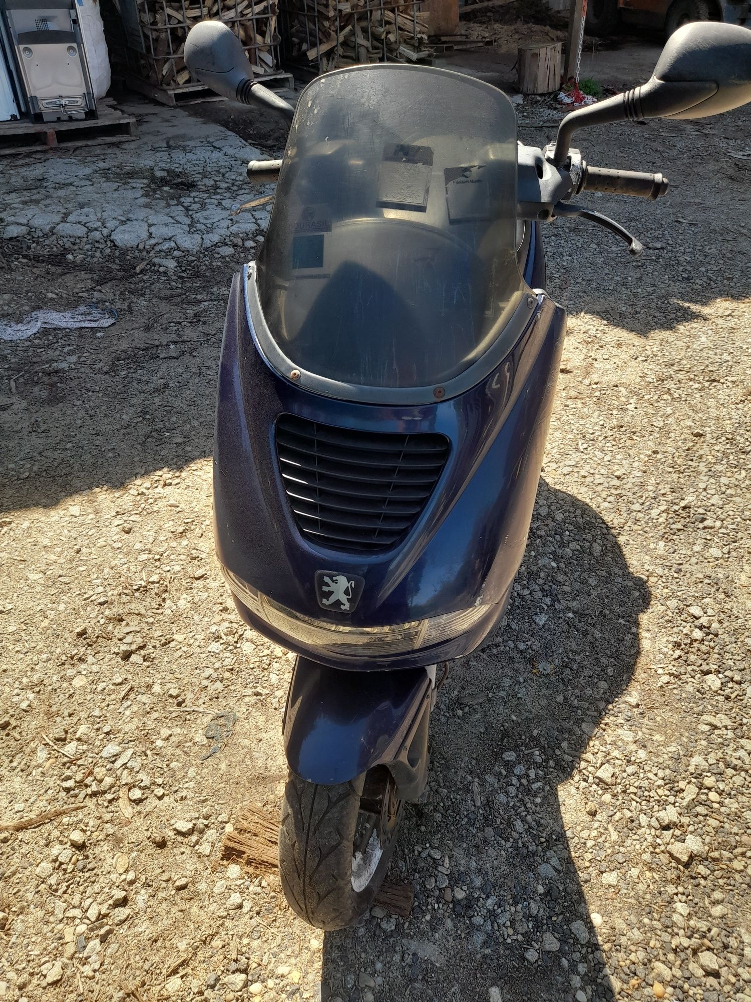 Scooter 50 cm3 motorizada