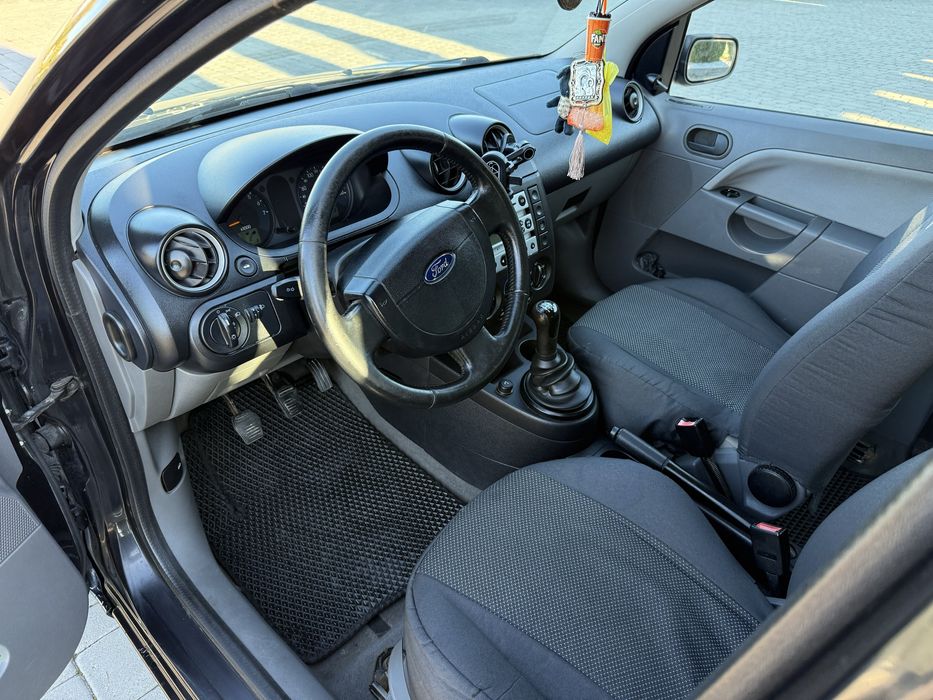 Ford Fiesta 2002 рік 1.4 Бензин Механіка
