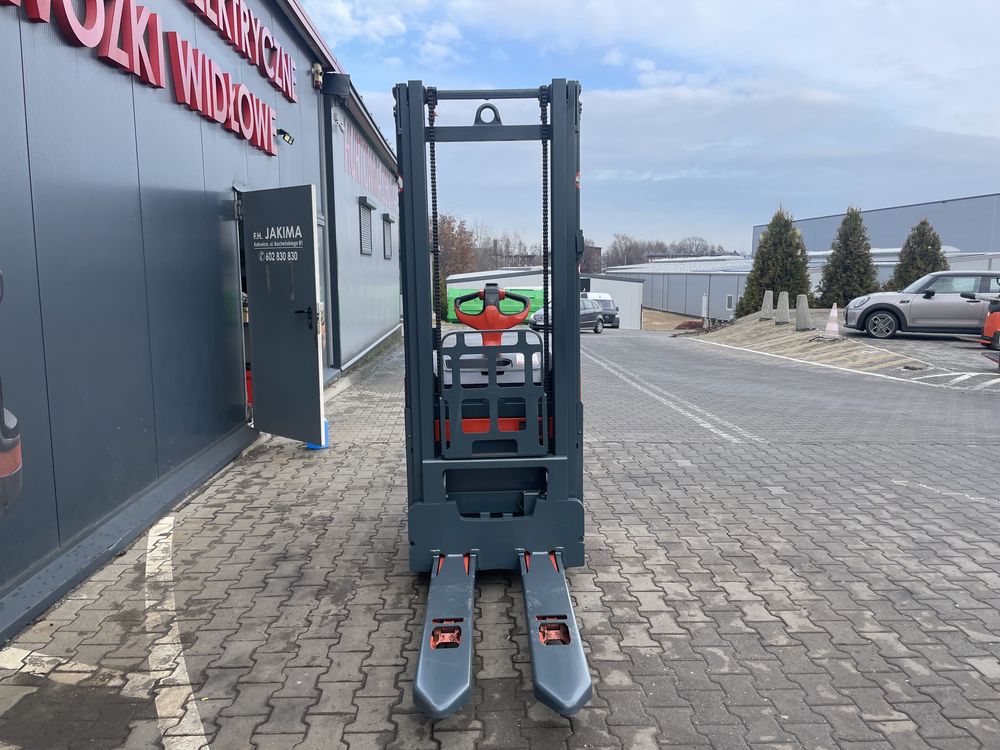 Paleciak elektryczny Linde 330 cm 1400 kg 2015 r